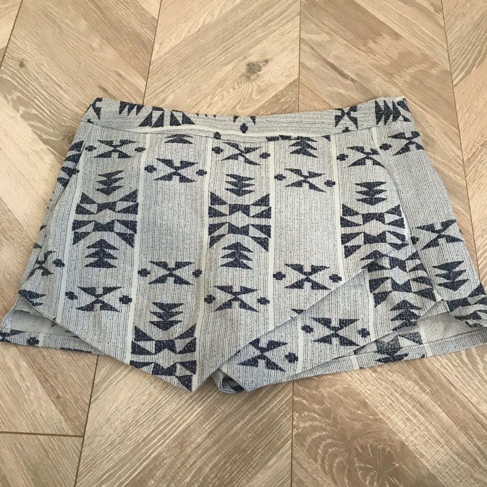 Skies Are Blue Shorts Skort Small Blue